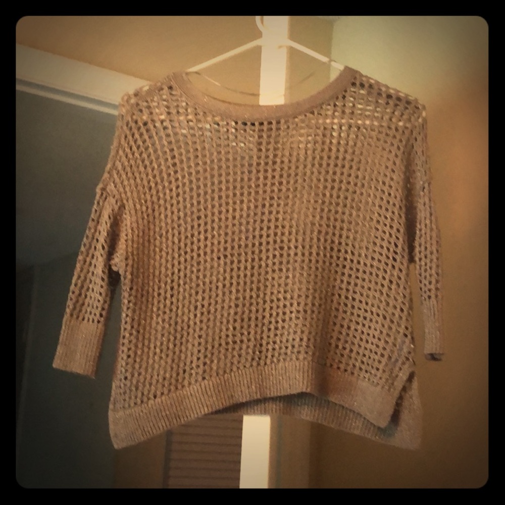 Express tan and gold top